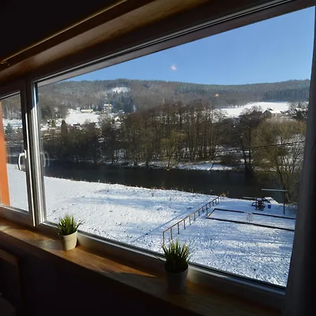 Riverside Retreat With Sauna, Cleaning Included *