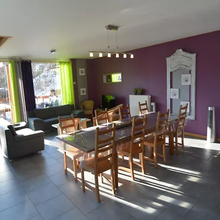 Riverside Retreat With Sauna, Cleaning Included Coo