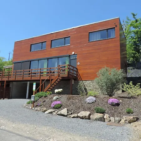 Riverside Retreat With Sauna, Cleaning Included * Coo