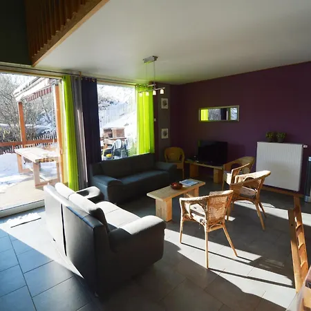 Riverside Retreat With Sauna, Cleaning Included *