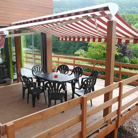 Riverside Retreat With Sauna, Cleaning Included Dom wakacyjny