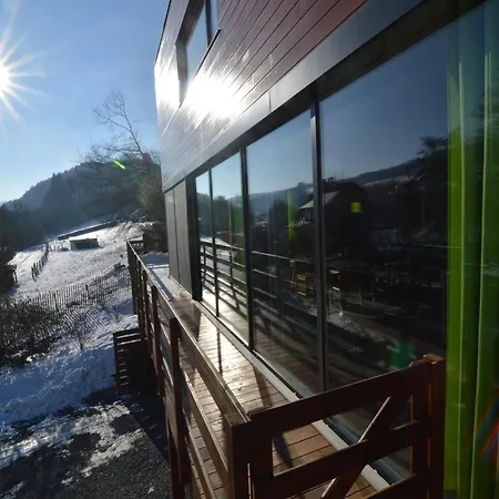 Riverside Retreat With Sauna, Cleaning Included * Coo